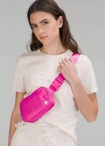 Lululemon  Sonic Pink Everywhere Belt Bag Nwt