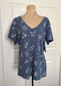 Lucky Brand  Womens V-neck Short Sleeve Top Blue and White Floral T-Shirt Size M