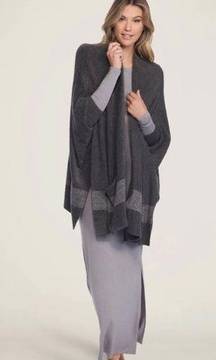 Barefoot Dreams CozyChic Lite® Cliffside Wrap OS light gray