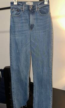 The 90s Straight Ultra High Rise Jean