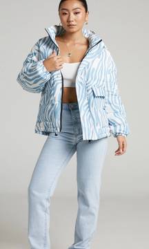 Settie Puffer Jacket in Blue Zebra