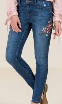 Harper Flower Embroidered Skinny Jeans - Size 26