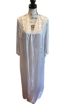 Josie  Vintage Satin Robe White Medium Lace pearls Intimate sleepwear