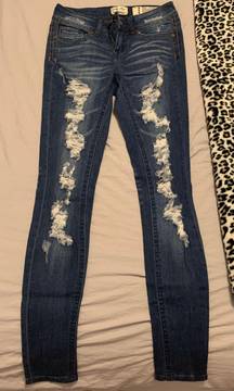 Distressed Jeans 