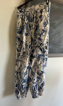 C and A California blue flower joggers 