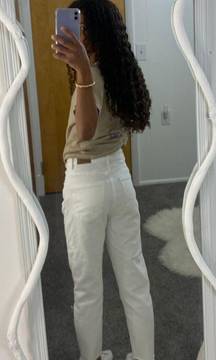 Outfitters White Mom Jeans ★