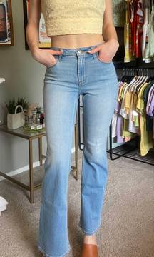 Lightwash Flared Jeans