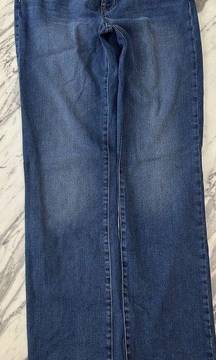 Marilyn Straight Lift Tuck Stretch Denim Jeans NWT Size 4 Long