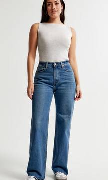 NWT  Curve Love High Rise 90s Relaxed Jean Size 29