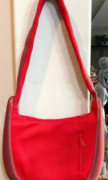 Like new  mesh front and back crossbody laptop bag.