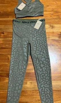 NWT Nike Pro Leggings & Matching Sports Bra SZ Medium