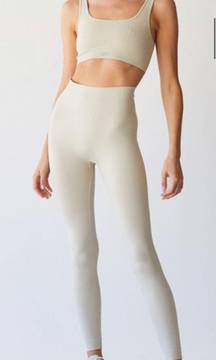 Sculptflex Leggings In Oat Milk