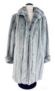 Dennis Basso Silver Grey Faux Fur Coat size Medium