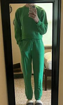 green sweatset