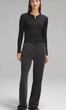 Softstreme High-Rise Pant Regular Black Size 10. LW5EGTS. (NWT)