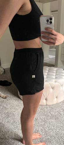 Vuori Shorts