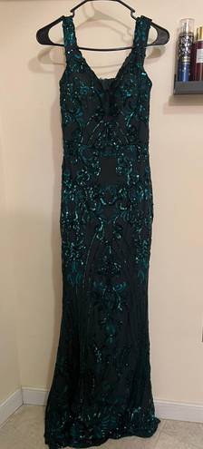 FashioNova Emerald Green Prom / Formal Dress