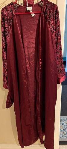 Delicates Sophia By  Woman Size 2x Sexy Burgundy Kimono Robe Silky