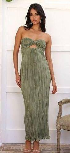 Hello Molly NEW  WEARING THIS TONIGHT PLISSE
STRAPLESS MAXI DRESS in SAGE