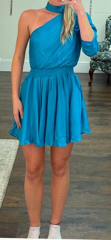 DO+BE Blue Semi Formal Dress