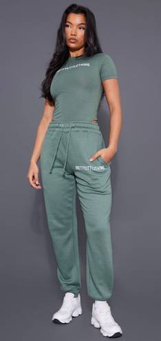 Pretty Little Thing Green sweatpants