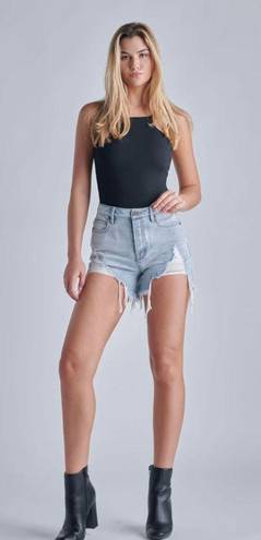 Hidden Jeans HIDDEN SOFIE LIGHT WASH FRAYED MOM SHORTS SMALL