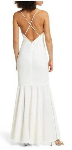 Elliatt  Collins Mermaid Gown in Ivory Size Small