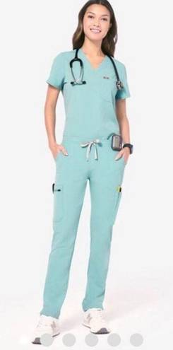 FIGS Scrubs Set