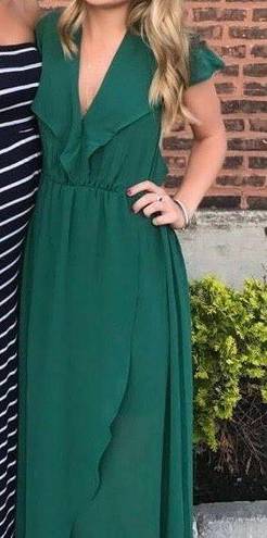 Romeo + Juliet Couture Green Deep V Maxi Dress 