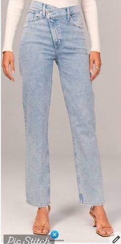 Abercrombie & Fitch  The 90’s Straight Ultra High Rise Crossover Waist Jeans