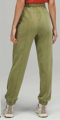 Lululemon Softstreme Relaxed High-Rise Pant Jogger Bronze Green Size 4