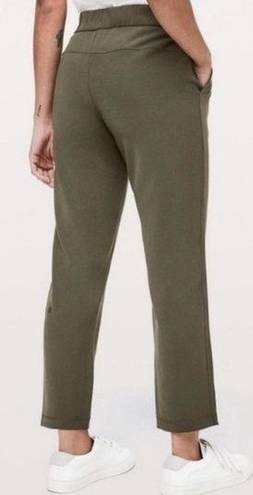 Lululemon  On The Fly Green Cropped Workout Jogger Pants Size 6