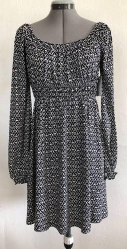 SO  Dress Size XL Juniors Black & White Skater Gypsy Style Scoop Neckline New