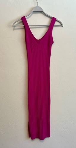 Olive & Oak  Bodycon Pink V-Neck Dress Size: Small