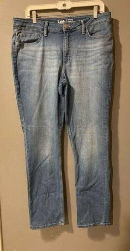 Lee  Light Wash Regular Fit Straght Leg Midrise Jeans Size 14