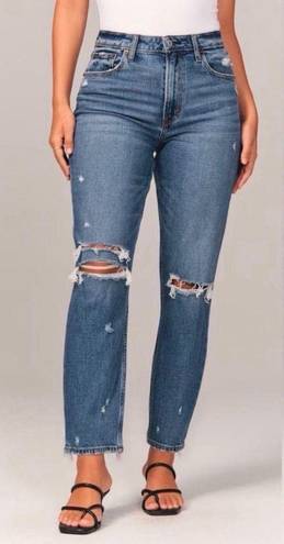 Abercrombie & Fitch Curve love High Rise The Mom Jean