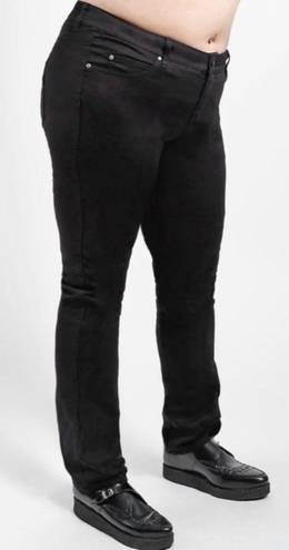 Tripp NYC  Curve Black T-Back Slim Jean