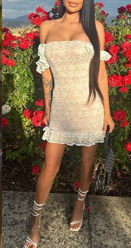 Selfie Leslie NWT  Verona Off-Shoulder Lace Overlay Mini Dress in White sz XS