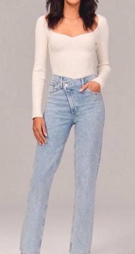 Abercrombie & Fitch Curve Love Ultra High Rise 90s Straight Jeans