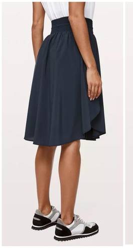 Lululemon  everyday skirt navy blue 6