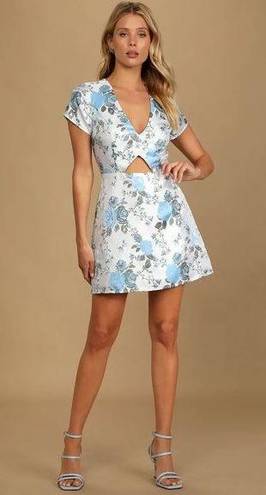 superdown  Carolisa Open Back Mini Dress in Blue White Floral Size Large