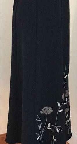 Dress Barn Maxi Black with  beige Embroidered Thread floral Design Sz 8