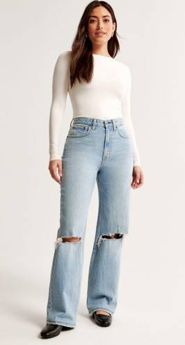 Abercrombie & Fitch Curve Love High Rise 90s Relaxed Jean