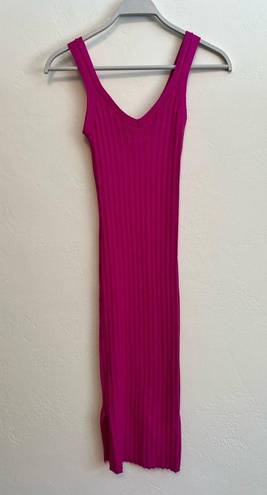 Olive & Oak  Bodycon Pink V-Neck Dress Size: Small