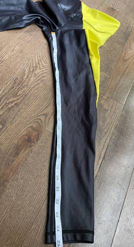 Zyia Active Workout Set Neon Yellow and Metallic leggings size 4 & bra medium