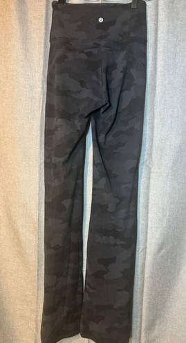 Lululemon heritage camo flair pants size 4