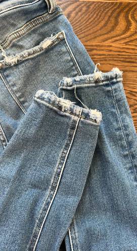 Vervet Distressed Jeans