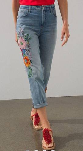 Chico's Chico’s So Slimming Girlfriend Slim Leg Embroidered Crops Size 6R