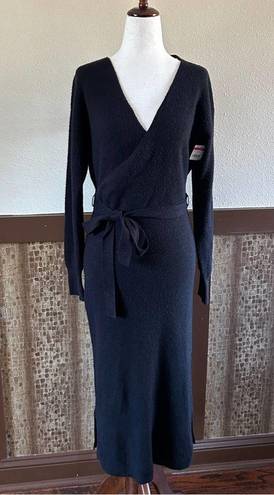 Chelsea28  Belted Long Sleeve V-Neck V-Back Sweater Dress in Black Sz XS NWT