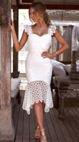 Elliatt  Yuna Mix Media Lace Detail Bandage Midi Dress in Ivory Size Small